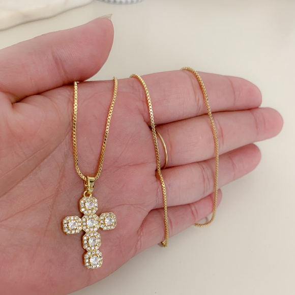 🎉HP🎉 Statement Cross Necklace | 14k Gold Filled - Picture 9 of 11
